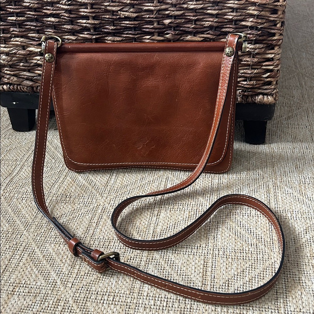 Patricia Nash Cabrera Heritage Brown Leather Crossbody Bag.
